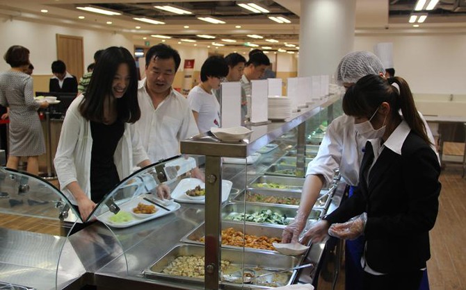 泉州寫字樓食堂承包，解決白領(lǐng)就餐難題