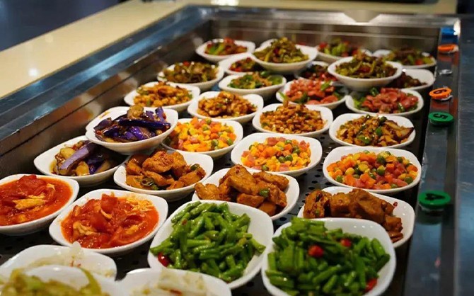 龍巖食堂承包案例用餐現(xiàn)場(chǎng)菜品圖片